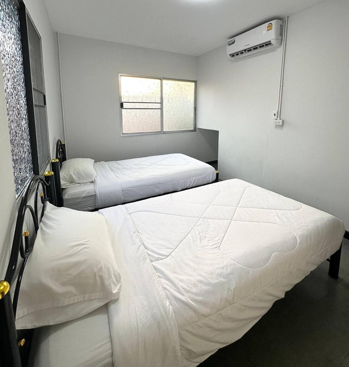 Adora Hostel Чиангмай Экстерьер фото