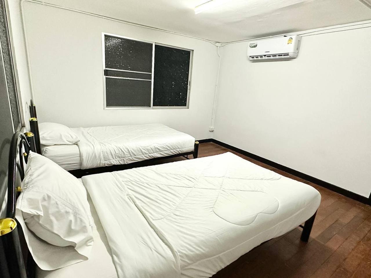 Adora Hostel Чиангмай Экстерьер фото