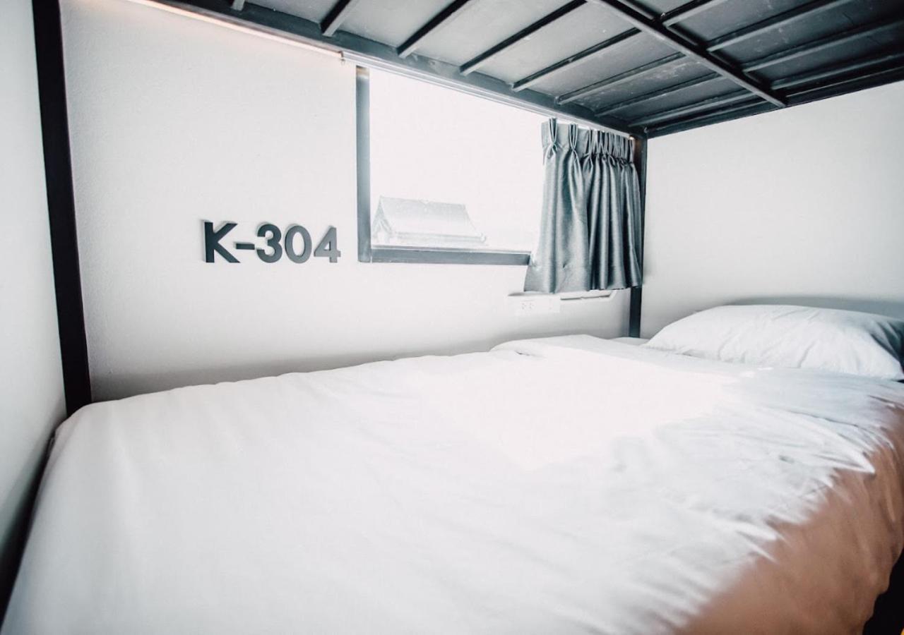 Adora Hostel Чиангмай Экстерьер фото