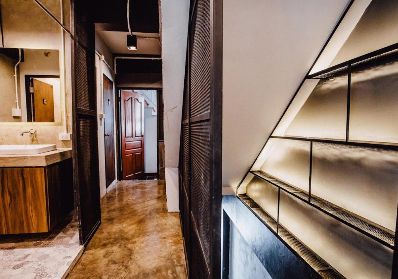 Adora Hostel Чиангмай Экстерьер фото